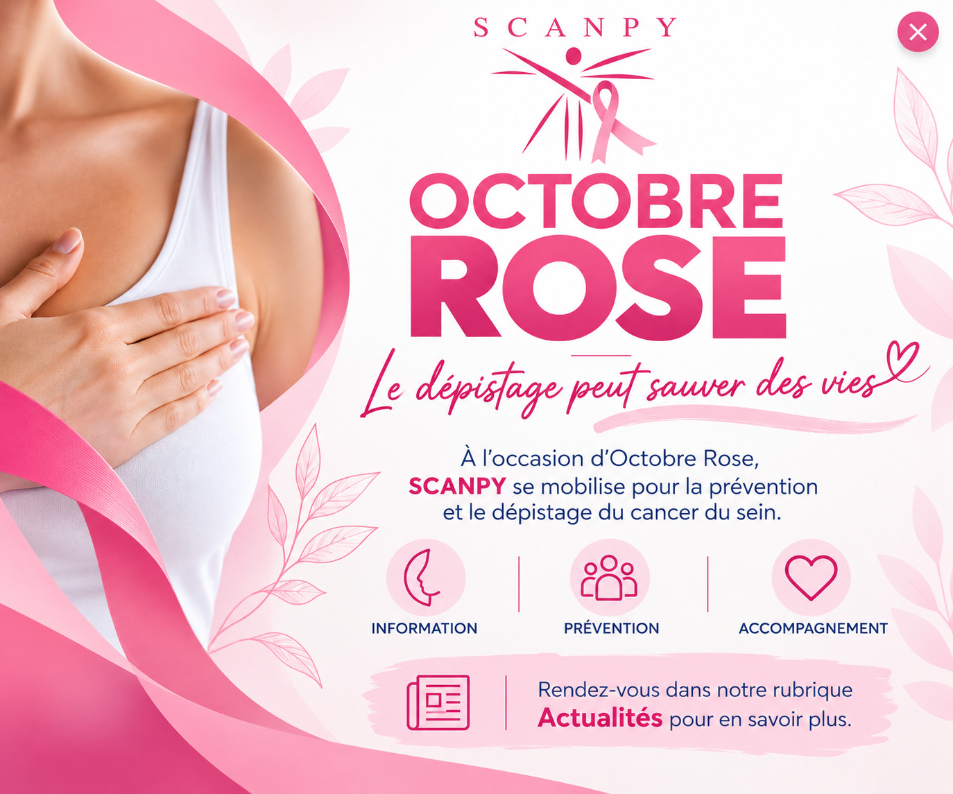 Une femme examine sa poitrine avec un ruban rose Octobre Rose pour la prévention du cancer du sein